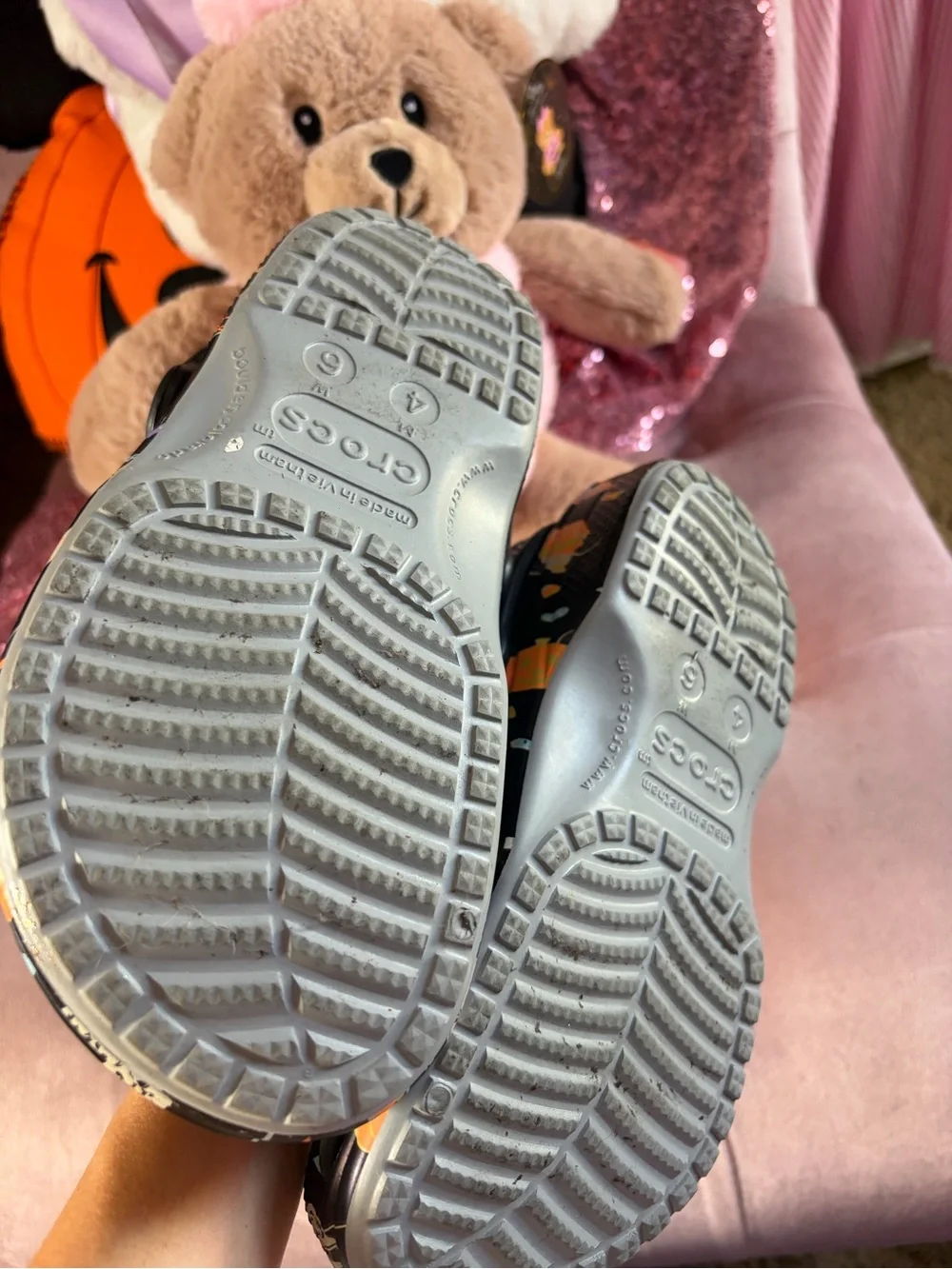 Disney Parks Mickey Halloween Print Clogs Crocs   Pumpkin Candy 🍭 🎃 size 4M 6W